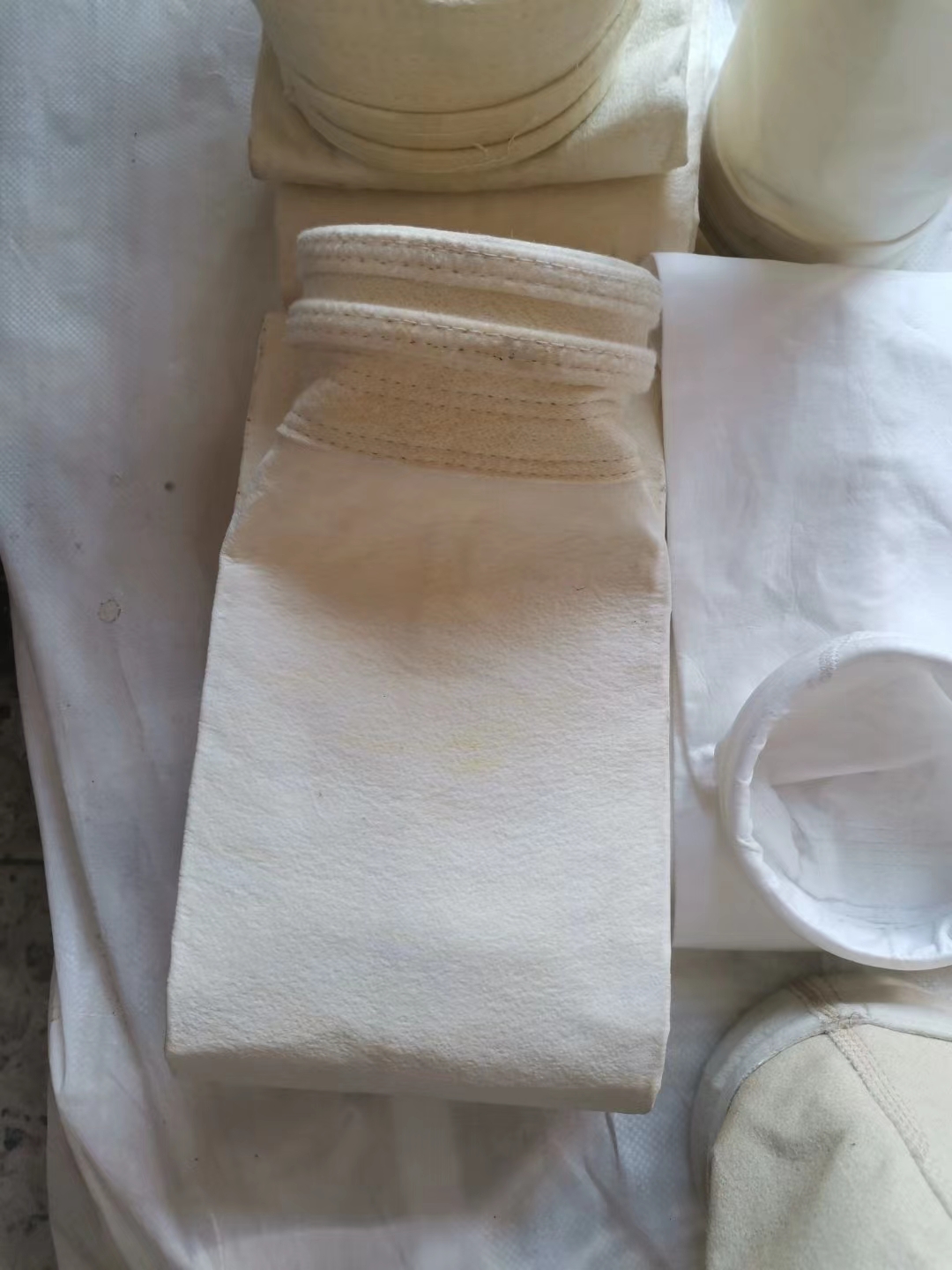 电厂用除尘布袋涤纶针刺毡钢厂用高温布袋常温材质布袋