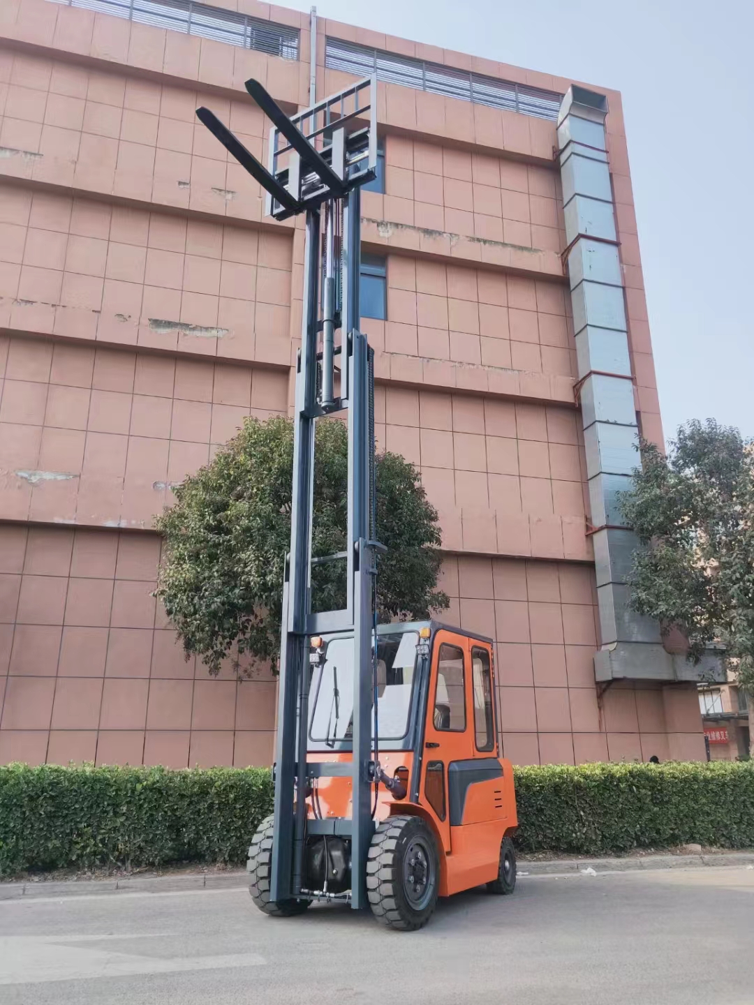 电动叉车0.5_3吨四轮平衡重全电动叉车座驾式电瓶叉车