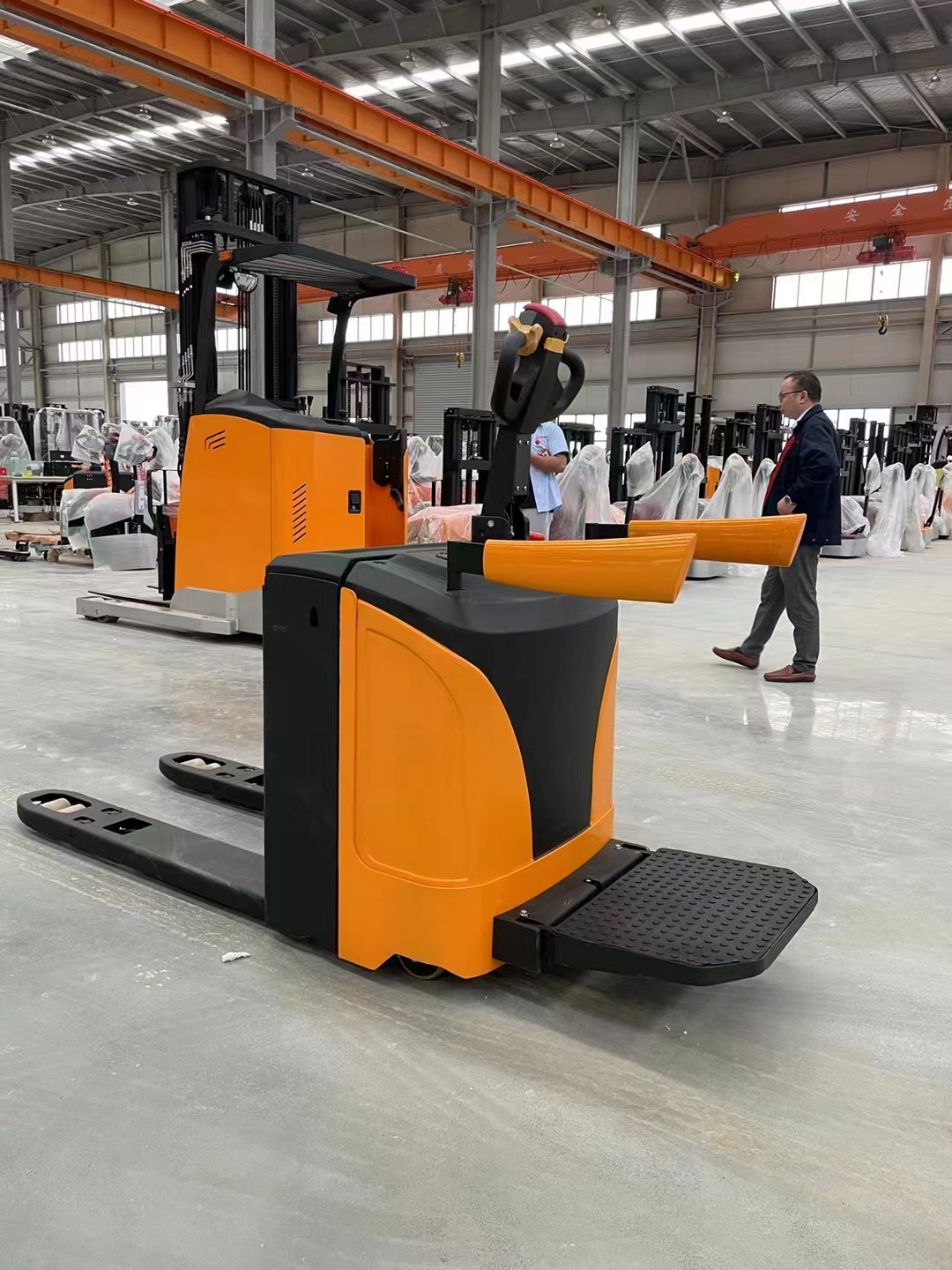 全电动液压叉车电动搬运车站立式电装卸车自动托盘堆垛铲车