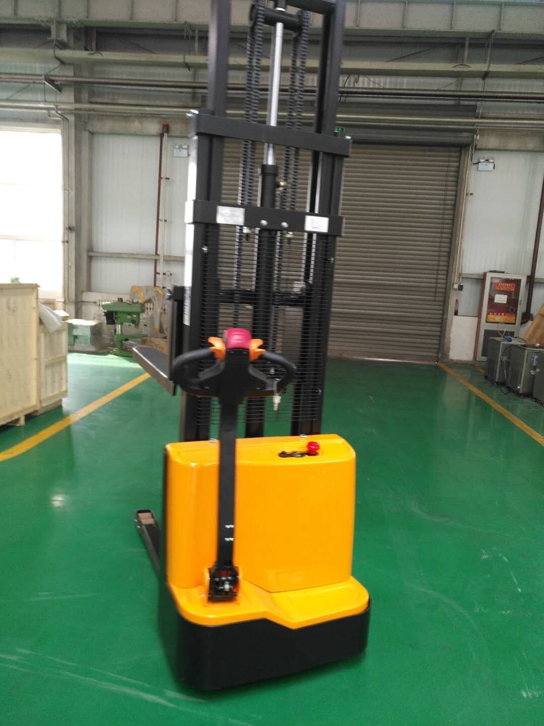 1.5吨全电动堆高车步行式电动堆垛车搬运车经济型充电堆高车