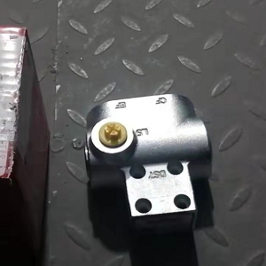 青岛瑞驰机电新供应林德E20P电瓶叉车优先阀3354405703