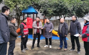 走访慰问暖人心 情系乡村促振兴