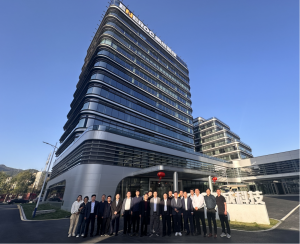 新疆生产建设兵团第十一师党委副书记、副师长安承明一行，莅临我司考察调研