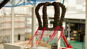 凯傲为林德和德马泰克物流中心举行封顶仪式