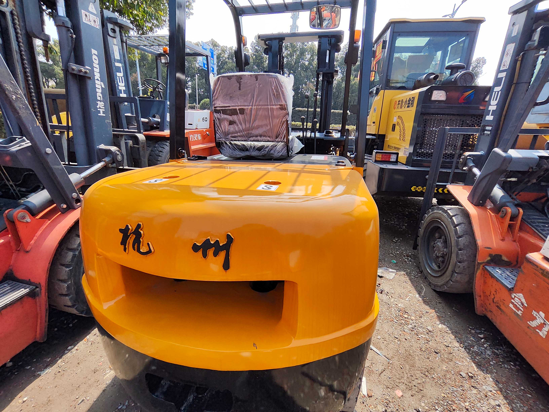 杭叉3.5吨柴油叉车 A35手动挡 升高3米 非侧移 可配实心胎 成色新 工作时长短 机况好 上海青浦现货