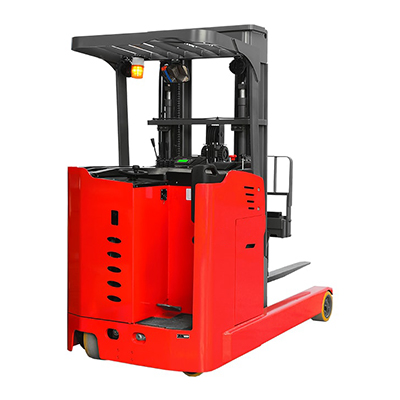 站驾式前移式叉车