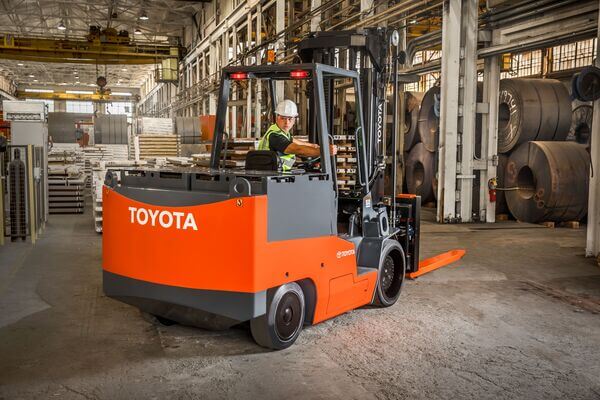 big-toyota-high-capacity-electric-forklift-battery.jpg
