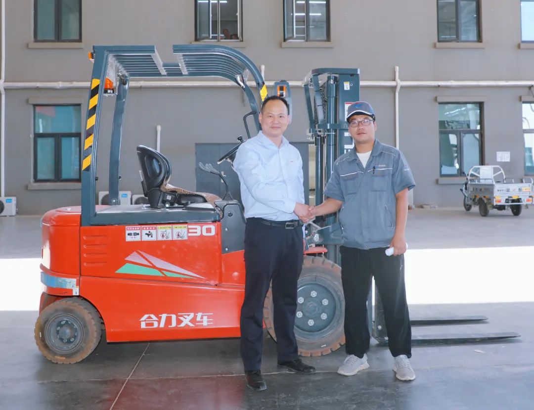 相向而行 合作共赢——合力叉车助力北方某轨道交通企业高质量发展