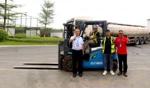 合力叉车—中叉网2024中国叉车和移动机器人高质量发展万里行  第51站（行业用户篇之13）合力叉车服务大咖食品（蜜雪冰城）