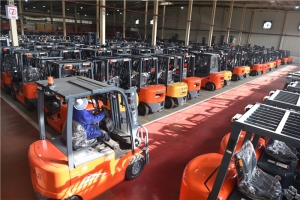 如何重新处理废旧叉车？