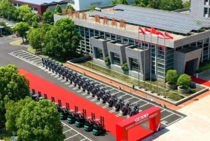 2024年7月叉车市场显著增长：国内外销售双双上涨，行业未来可期