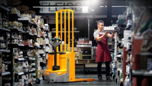 永恒力推出最新锂电托盘叉车