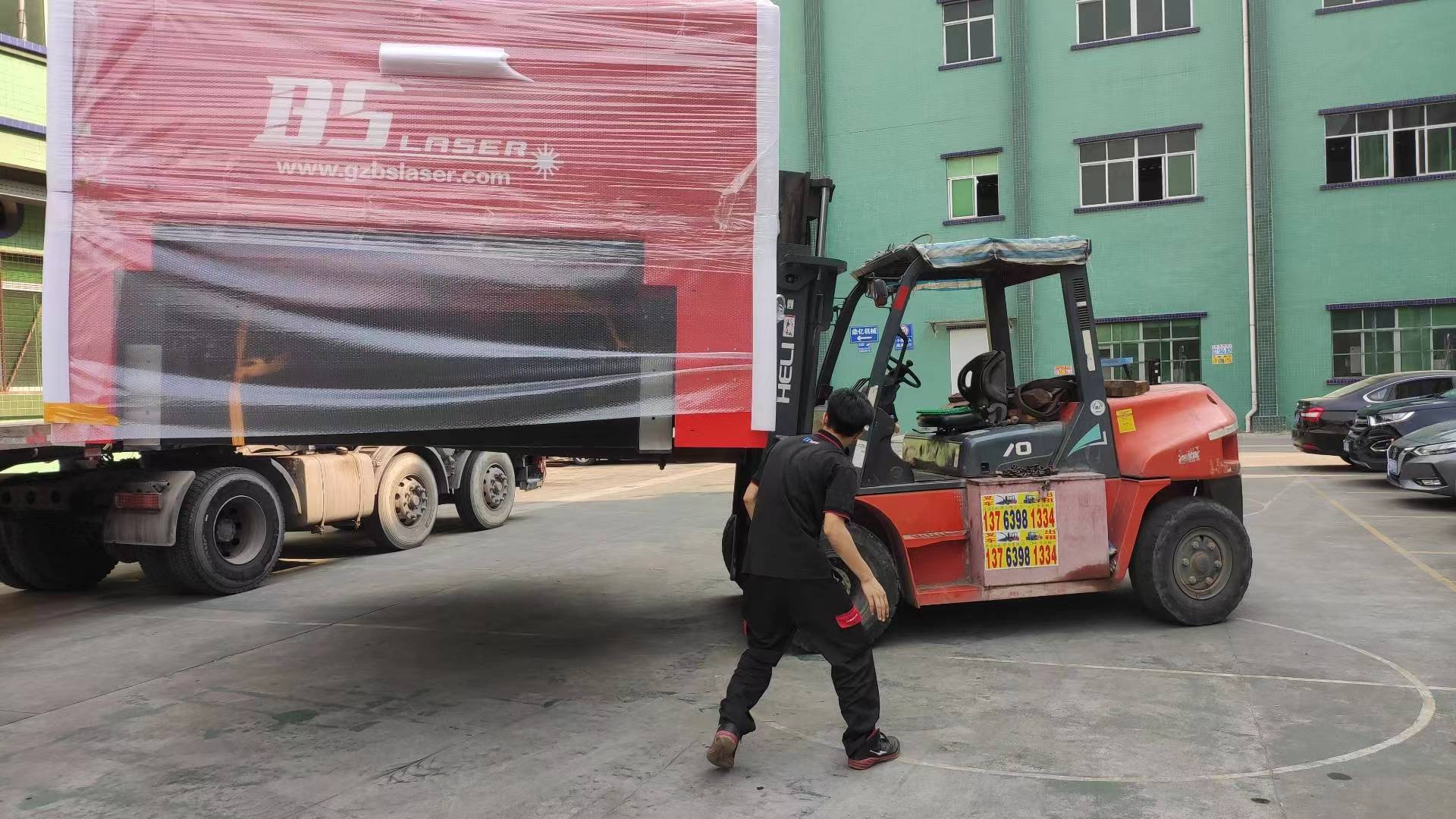 叉车出租服务:您的搬运好帮手
