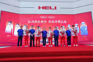 人的力量，叉车的力量，合力的力量！