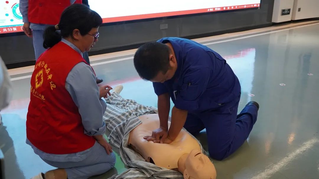 “救”在身边 为生命护航｜龙合智能举办员工急救知识与技能培训