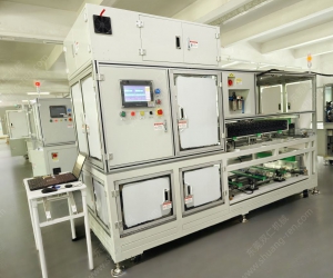 加解拘束机→拘束托盘