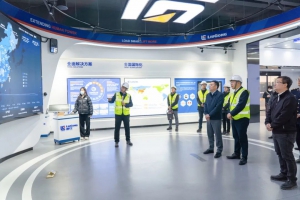 柳州市副市长张华到柳工开展春节前安全检查工作