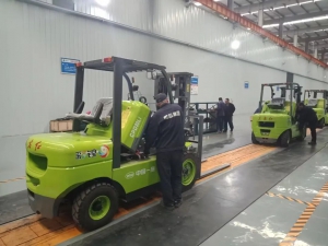 风口产业一线行 奋力拼抢“开门红”