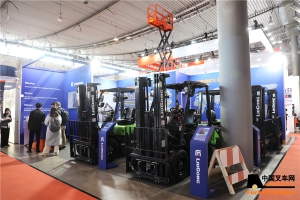 柳工携智慧绿色机械亮相LogiMAT 2025，展现卓越产品实力