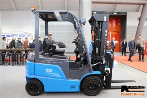 比亚迪携携最新开发的新能源叉车产品及内部物流解决方案亮相LogiMAT 2025