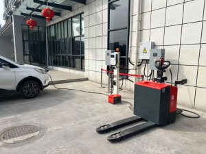 宝发叉车汽车两用充电桩——为高效仓储企业赋能