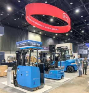 比亚迪叉车在ProMAT 2025上演“绿色魔法”破局欧美市场