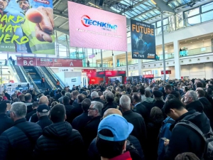 中叉网现场报道：全球工程机械盛宴bauma 2025开幕，中国力量领航绿色智造新风潮‌