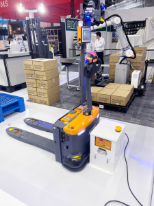 双展破界！AiTEN机器人适配全球场景