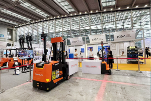 惊艳登场 | 诺力智能物流机器人双认证新品PS15-CB亮相深圳LogiMAT