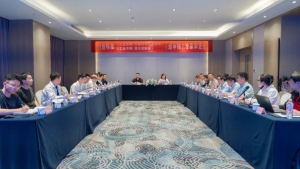 行业标准《工业车辆 车载传导式充电机》和《工业车辆 整车控制器》（送审稿）专家审定会在浙江安吉成功召开