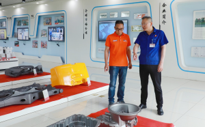 “铸”就强基 “锻”造未来--2025中国叉车和移动机器人高质量发展万里行访合肥铸锻厂