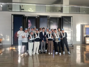 他们说：“原来丰田叉车是这样炼成的！”