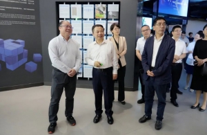 省经信厅领导到天能调研