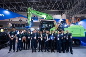 智领未来高度！柳工全系列电动设备亮相日本国际工程机械展览会