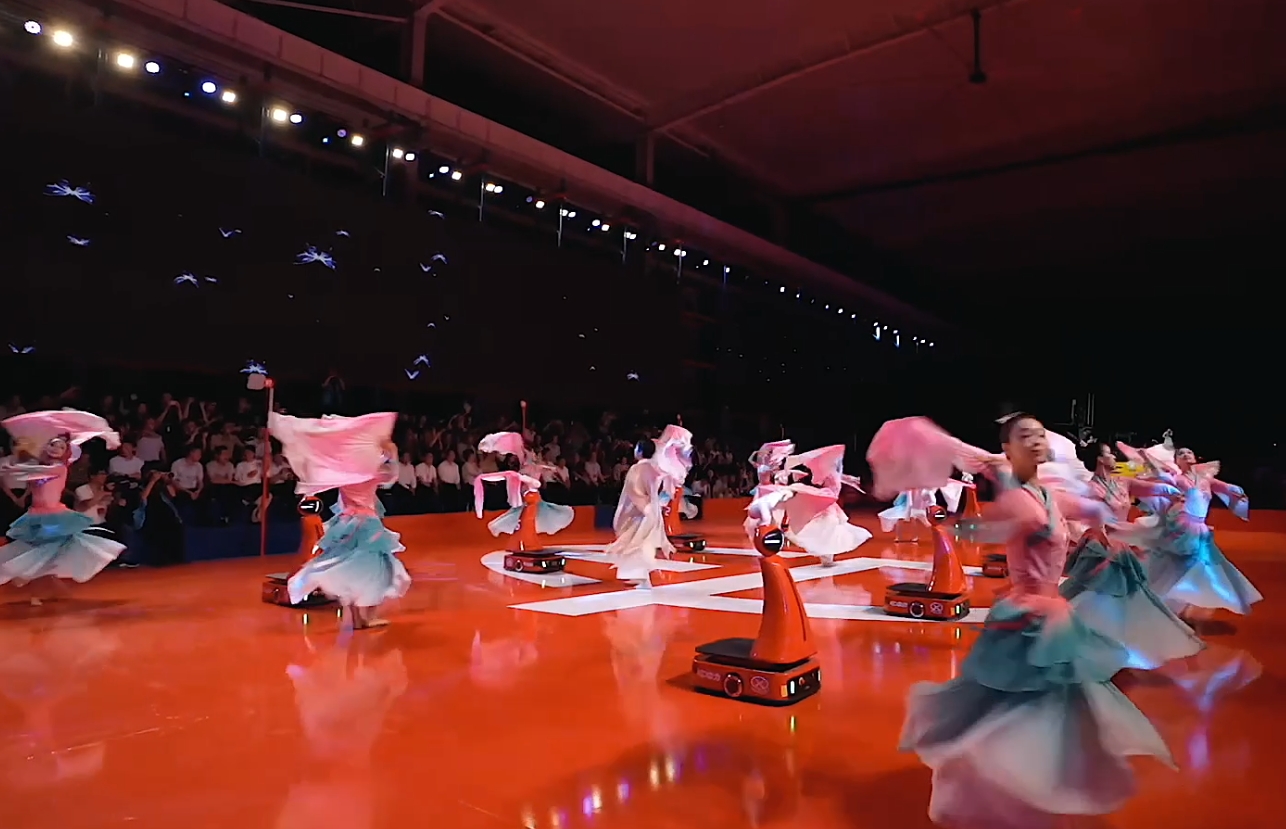 当人工智能具身机器人与传统经典曲目《梁祝》融合#中力629