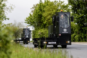 HUBTEX多功能侧装式叉车在西方国防物流多场景应用
