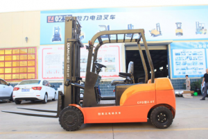 乾立牌锂电叉车