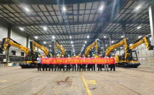 再获认可！柳工910F捣固机批量交付，引领铁路养护“智造革命”