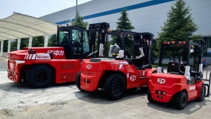 助力国有铝业巨头绿色升级！16吨高压锂电叉车大秀实力