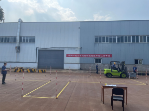 中国一拖持之以恒培育一流的叉车司机