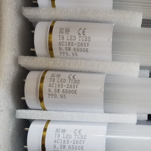 物联网灯管红外感应1.2米8w转1w光效180lm/w厂家批发