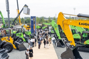 智慧·绿色·延伸人类力量 | 柳工惊艳亮相BICES 2025