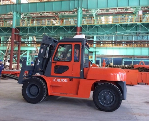 江淮：配空调+驾驶室（大吨位）