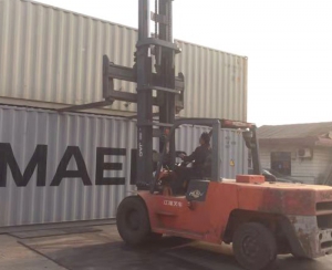 江淮：自制宽货叉架（大吨位）