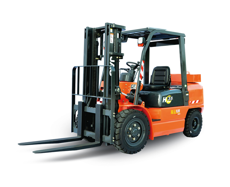 江淮：3-7吨出租专用车