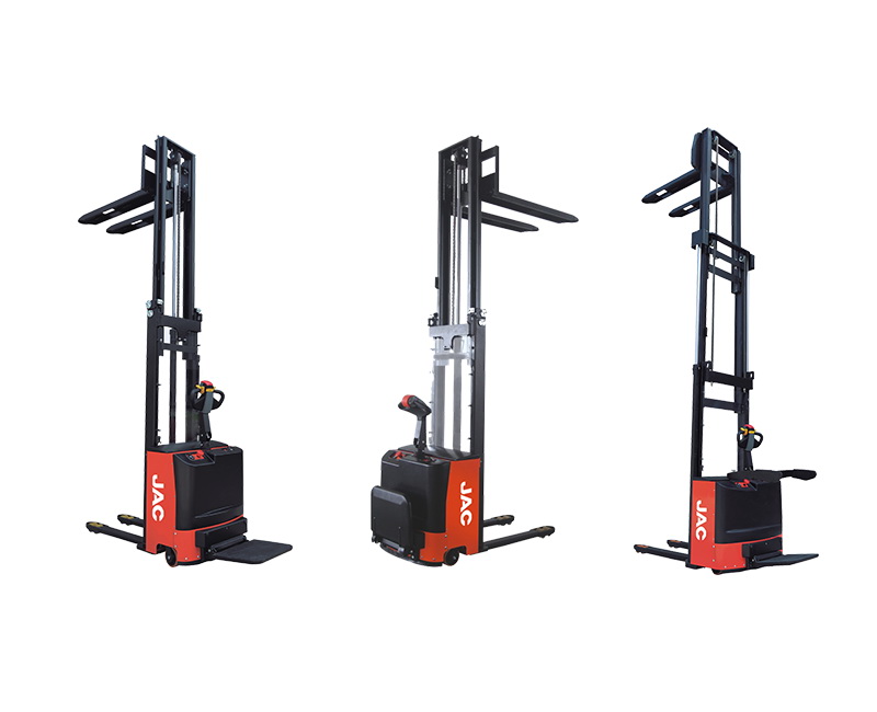 江淮：1-1.5吨标准型全电动托盘堆垛车