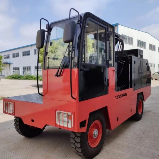 临晟：FBS60 - 6吨电动侧面叉车