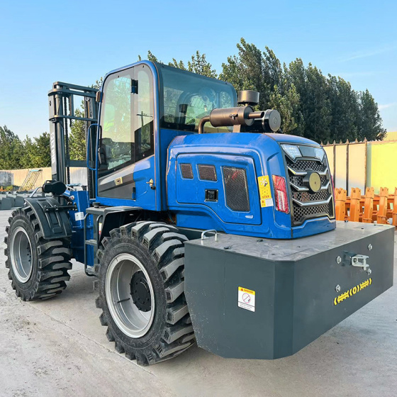 临晟：LTR60 - 6吨越野叉车（前轮转向）