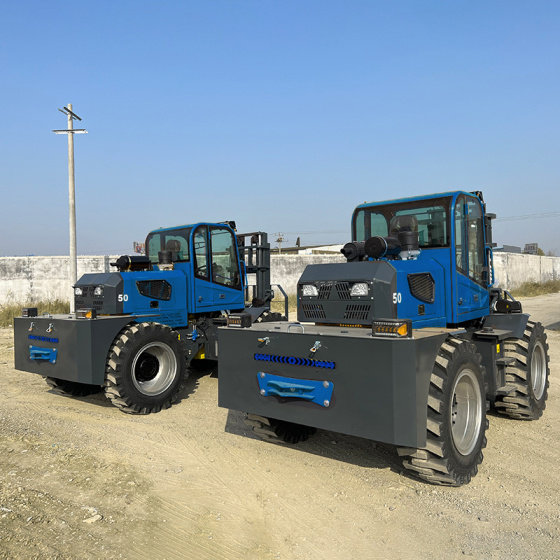 临晟：LTR50 - 5吨越野叉车（后轮转向）