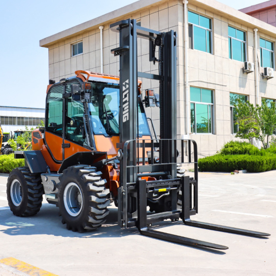 临晟：LTR35 - 3.5吨越野叉车